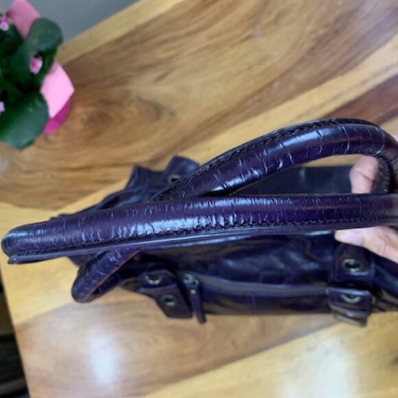 SOLD Danier Aubergine Distressed Leather Shoulder Bag - Picture 3 of 7